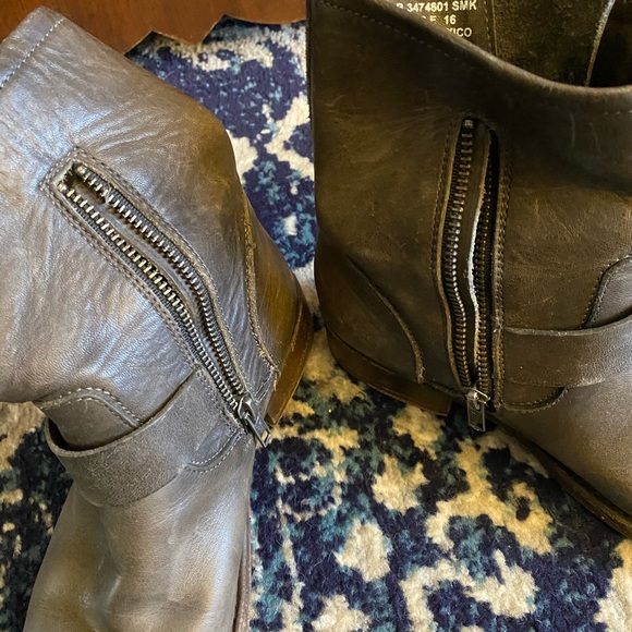 Frye Boots - Picture 9 of 9